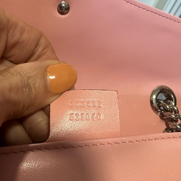 Gucci -GG MARMONT SMALL SHOULDER BAG - Picture 6 of 16